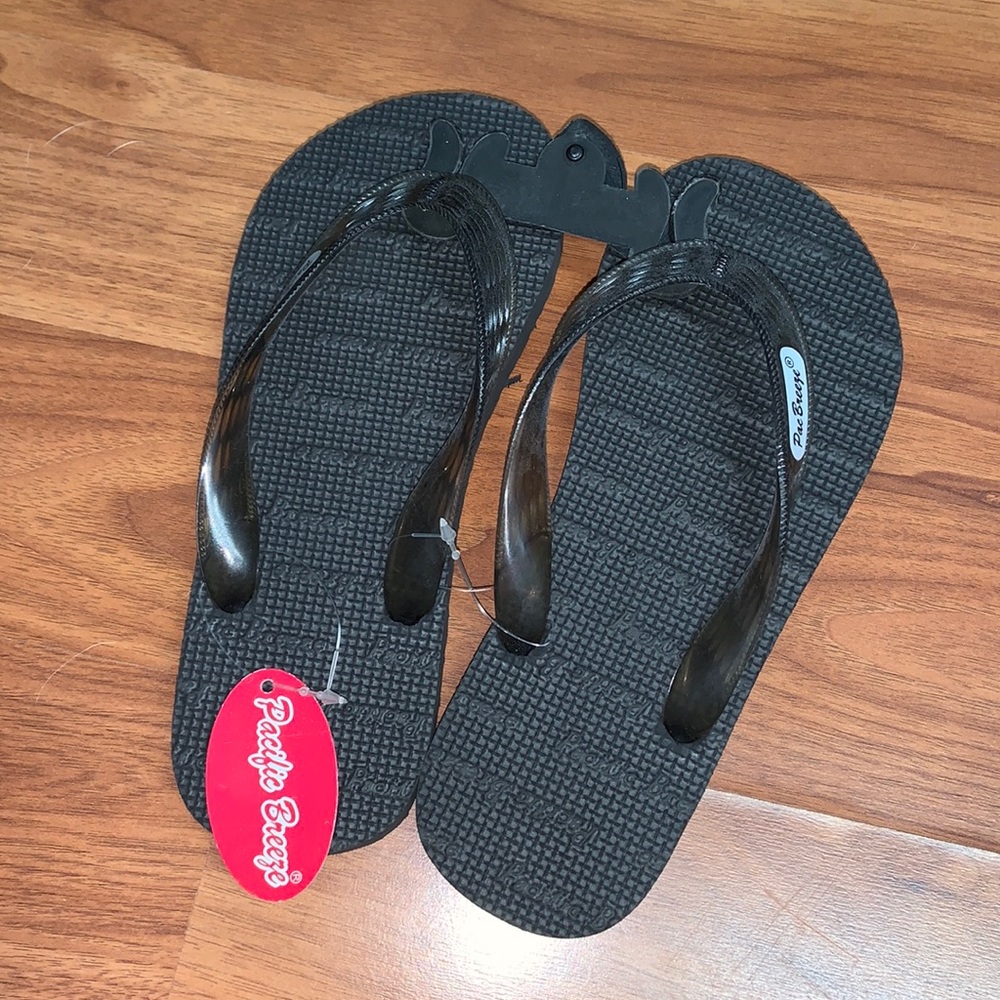 NWT Pacific Breeze Rubber Flip Flop Slippers